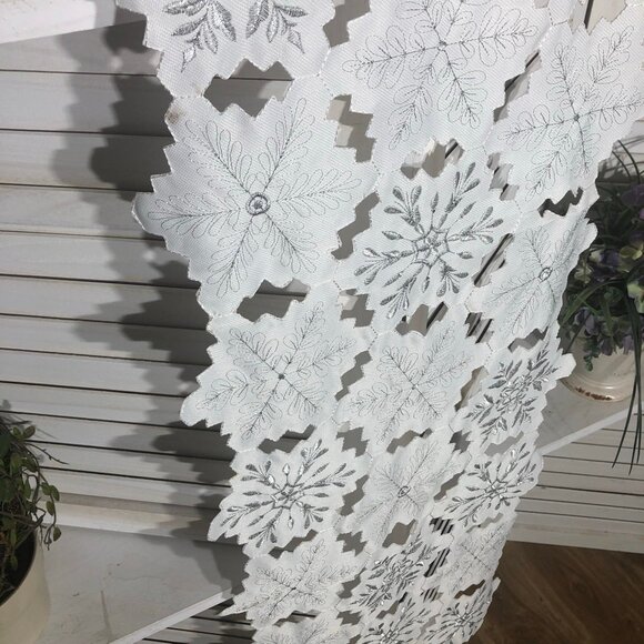 Christmas Holiday Table Runner Embroidered Snowflakes Cutwork Edges White/Silver - Picture 6 of 16